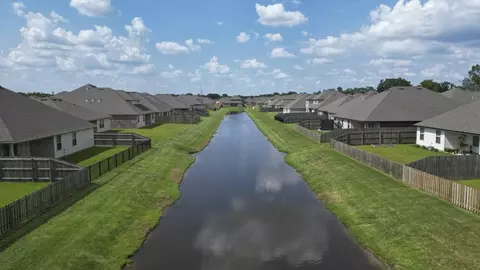 View/Area - 235 S Lakepointe Dr, Lafayette, LA 70506 photo 3 of 3