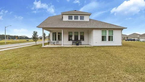 Exterior - 235 S Lakepointe Dr, Lafayette, LA 70506 photo 4 of 4