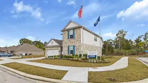 Exterior - 235 S Lakepointe Dr, Lafayette, LA 70506 photo 3 of 4