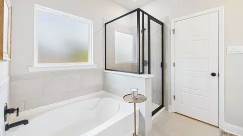 Bath - 235 S Lakepointe Dr, Lafayette, LA 70506 photo 3 of 5