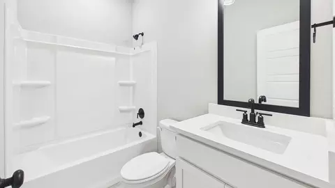 Bath - 235 S Lakepointe Dr, Lafayette, LA 70506 photo 2 of 5
