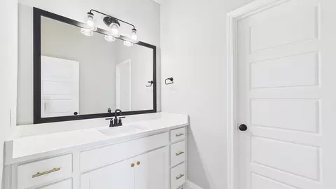 Bath - 235 S Lakepointe Dr, Lafayette, LA 70506 photo 5 of 5
