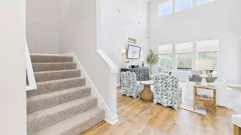 Entry Way - 235 S Lakepointe Dr, Lafayette, LA 70506 photo 6 of 7