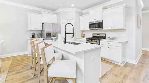 Kitchen - 235 S Lakepointe Dr, Lafayette, LA 70506 photo 2 of 3