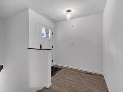 Entry Way - 1911 Longview Ln, Rolla, MO 65401 photo 2 of 2