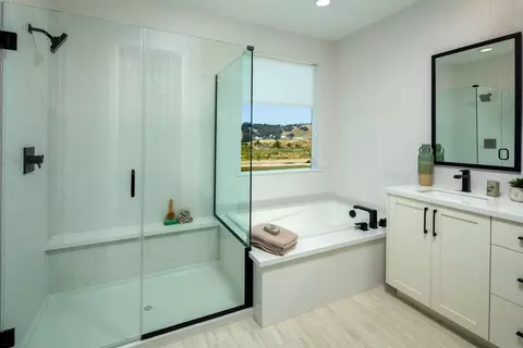 Bath - 369 Hideaway Dr, Napa, CA 94558 photo 2 of 4