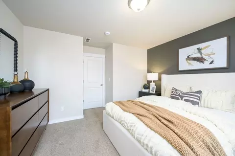 Bedroom - 1200 S 32nd Ave, Cornelius, OR 97113 photo 3 of 5