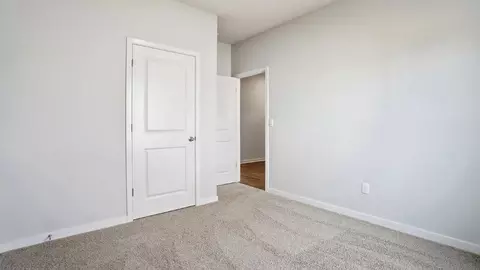 Bedroom - 105 Appleseed Way, Mount Vernon, OH 43050 photo 2 of 11