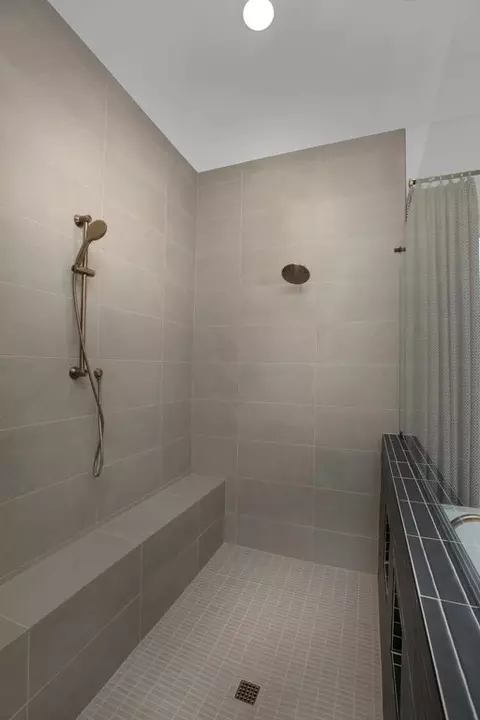 Bath - 5410 Elegance Pl, Manvel, TX 77578 photo 2 of 6