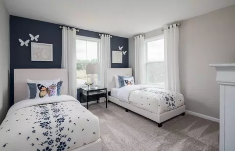 Bedroom - 8334 Clydesdale Dr, Mentor, OH 44060 photo 2 of 2