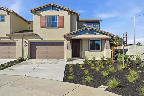 350 Dogwood Ct, Hollister, CA 95023