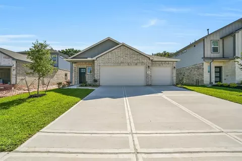 240 Harlingen Dr, Magnolia, TX 77354