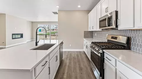 Kitchen - 3402 N Buchanan Way, Aurora, CO 80019 photo 3 of 5