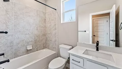 Bath - 3402 N Buchanan Way, Aurora, CO 80019 photo 2 of 2