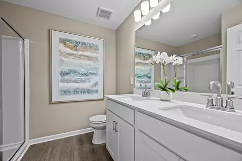 Bath - 2900 Suzanne Landon Dr K2, Murfreesboro, TN 37130 photo 2 of 3