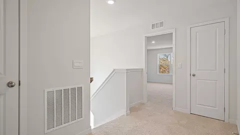 Entry Way - 626 Fallen Leaf Dr, Belton, MO 64012 photo 3 of 5