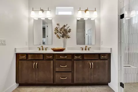 Bath - 302 Day Dream Dr, Saint Augustine, FL 32092 photo 2 of 3