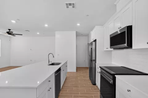 Kitchen - 1788 Mohave Rd S, Madera, CA 93636 photo 1 of 5