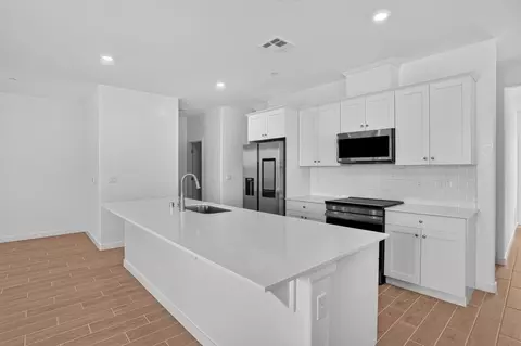 Kitchen - 1788 Mohave Rd S, Madera, CA 93636 photo 2 of 5