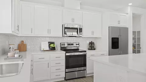 Kitchen - 3225 Oak Trail Dr, Manteca, CA 95337 photo 3 of 13