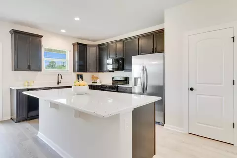 Kitchen - 32573 White Bloom Ln, Walker, LA 70785 photo 1 of 1