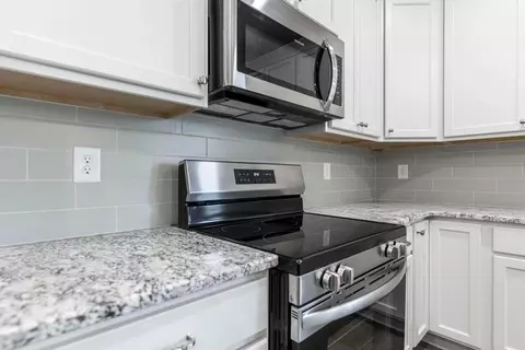 Kitchen - 438 Lakeview Way, Lagrange, GA 30241 photo 2 of 2