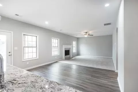Living - 438 Lakeview Way, Lagrange, GA 30241 photo 2 of 4
