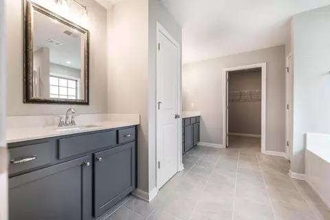 Entry Way - 438 Lakeview Way, Lagrange, GA 30241 photo 5 of 5