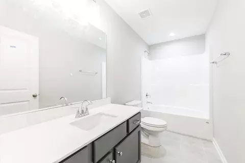 Bath - 438 Lakeview Way, Lagrange, GA 30241 photo 2 of 2