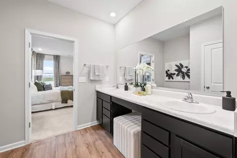 Bath - 1369 Waycross Rd, Cincinnati, OH 45240 photo 4 of 4
