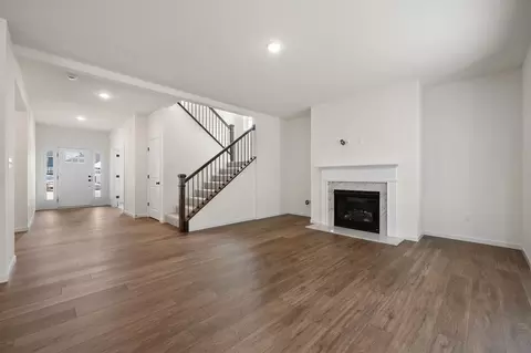 Living - 1020 Taylor Green Dr, Union, MO 63084 photo 7 of 14