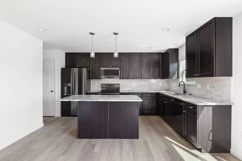 Kitchen - 1020 Taylor Green Dr, Union, MO 63084 photo 8 of 12