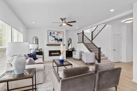 Living - 1020 Taylor Green Dr, Union, MO 63084 photo 2 of 15