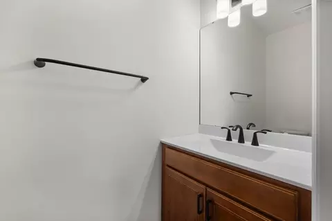 Bath - 1020 Taylor Green Dr, Union, MO 63084 photo 9 of 15