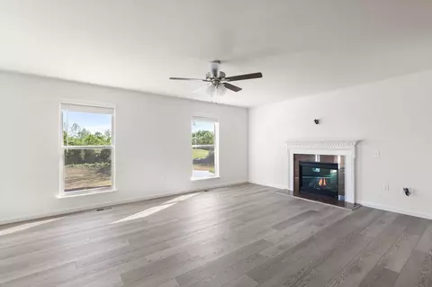 Living - 1020 Taylor Green Dr, Union, MO 63084 photo 9 of 15