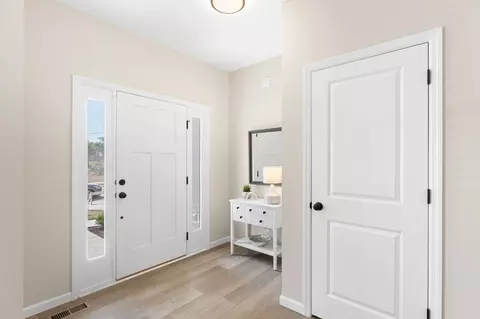 Entry Way - 1020 Taylor Green Dr, Union, MO 63084 photo 4 of 6