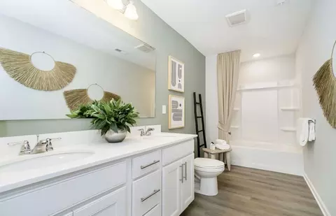 Bath - 6553 Creststone Ct, Plainfield, IN 46168 photo 3 of 3