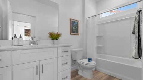 Bath - 2788 E Rushpink Ln #2425, Washington, UT 84780 photo 5 of 8