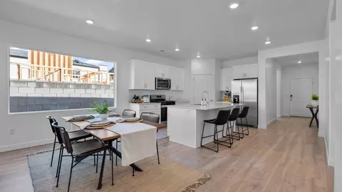 Dining - 2788 E Rushpink Ln #2425, Washington, UT 84780 photo 1 of 1