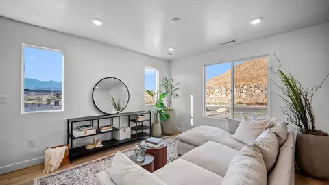 Living - 2788 E Rushpink Ln #2425, Washington, UT 84780 photo 1 of 2