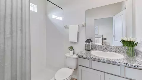 Bath - 314 157th Ct E, Bradenton, FL 34212 photo 2 of 4