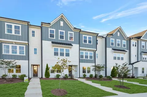 1016 Zelkova Ln, Chapel Hill, NC 27517