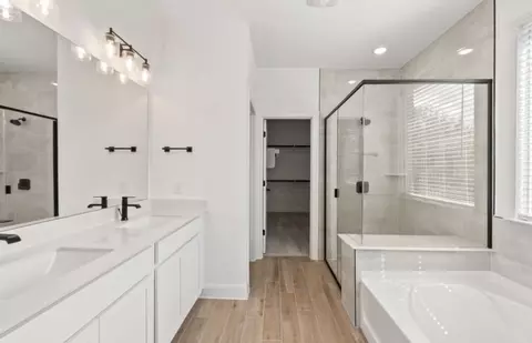 Bath - 3016 Delaware St, Leander, TX 78641 photo 1 of 3