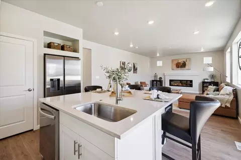 Kitchen - 1880 E Slick Rock Way, Eagle Mountain, UT 84005 photo 2 of 3
