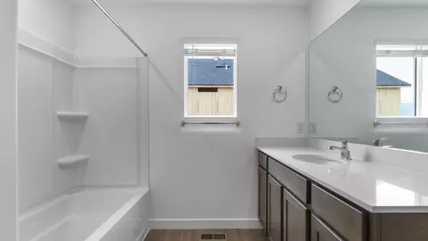 Bath - 718 N 1600 E, Salem, UT 84653 photo 2 of 6
