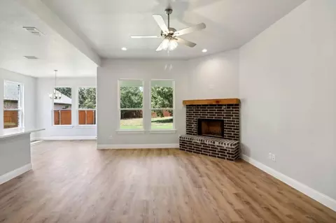 Living - 409 Smith Rd, Springtown, TX 76082 photo 2 of 2