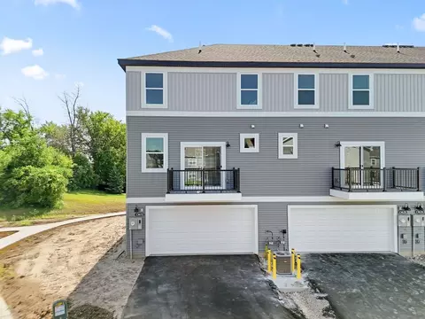 13632 Willow Dr, Rogers, MN 55374