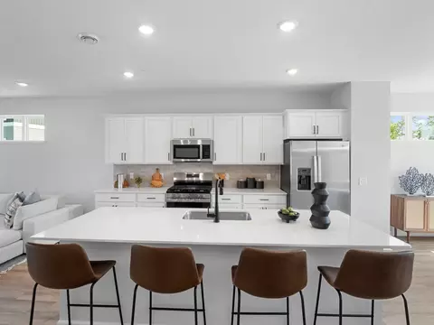 13632 Willow Dr, Rogers, MN 55374