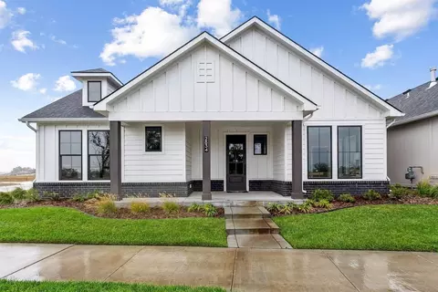 2834 W Shearwater, Wichita, KS 67204