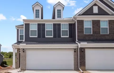 1423 Arcadia Dr, Milford, MI 48381